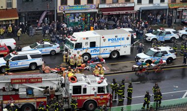 Cel puţin 13 persoane împuşcate într-o staţie de metrou din New York