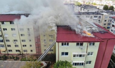 16 apartamente au fost distruse de flăcări în incendiul din Năvodari. Alte 16 au fost afectate de apă.