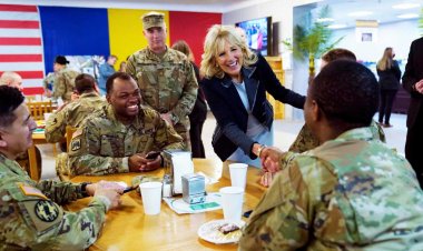 Prima Doamnă a SUA, Jill Biden s-a întâlnit cu militarii americani de la Baza Aeriană 57 Mihail Kogălniceanu