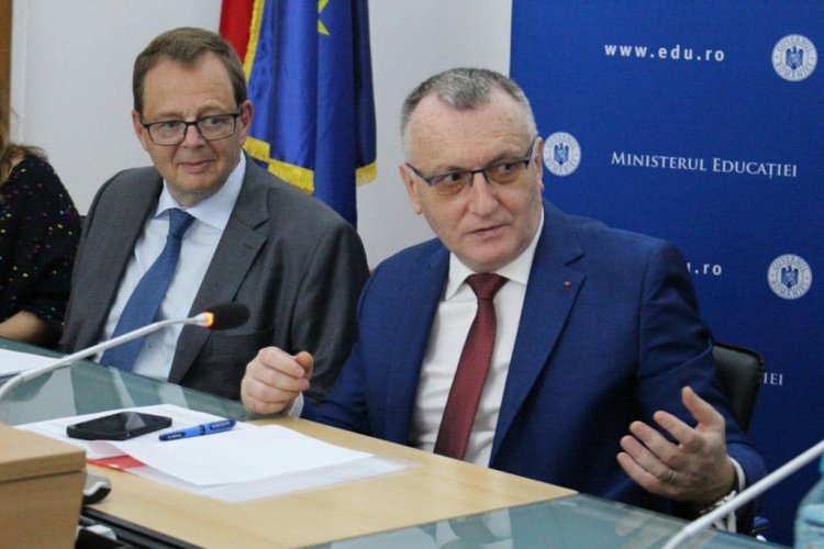 Sorin Cîmpeanu: Ministerul Educaţiei susţine accesul studenţilor la credite BEI