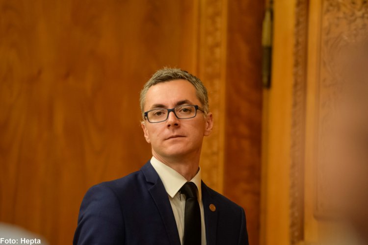 Stelian Ion: Iohannis a ţinut morţiş să promulge în grabă legile justiţiei