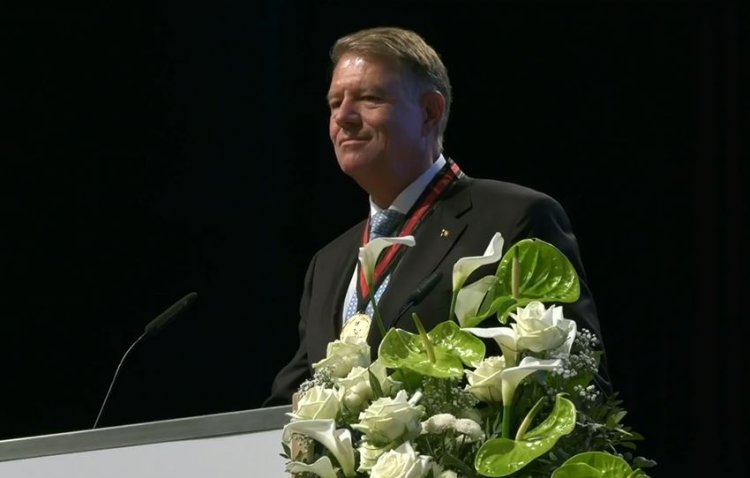 Iohannis a primit Premiul European Carol al IV-lea al Asociaţiei Germanilor Sudeţi pentru anul 2020