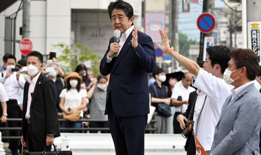 Fostul premier nipon Shinzo Abe a murit după ce a fost împușcat în timpul unui miting
