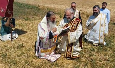 Arhiepiscopul Tomisului s-a rugat din nou pentru ploaie. IPS Teodosie a adus și racle cu moaşte