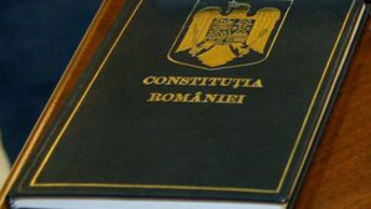 Iohannis: Este nevoie de revizuirea şi modernizarea Constituţiei