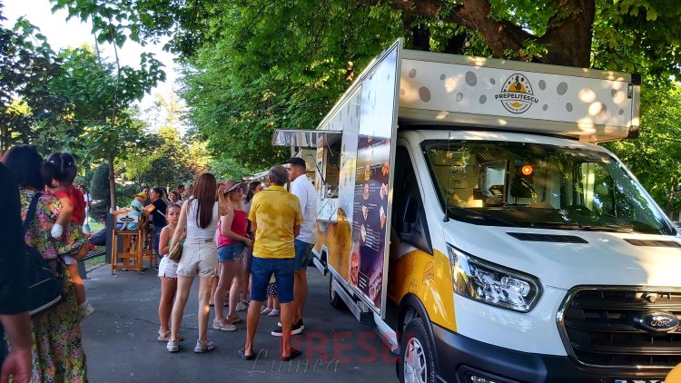 FOTO Festivalul du Bonheur vă așteaptă și astăzi în centrul orașului