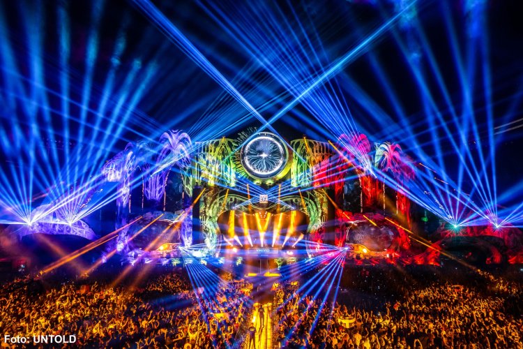 Peste 85.000 de participanți din întreaga lume au trăit magia UNTOLD în prima zi de festival