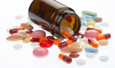 Consiliul Concurenţei: Oamenii fac confuzie între medicamente şi suplimente alimentare
