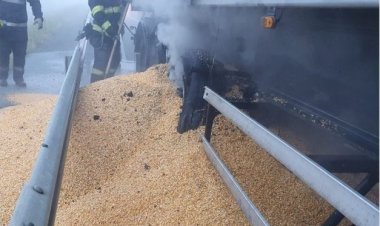Incendiu la remorca unui TIR încărcat cu porumb, pe A2