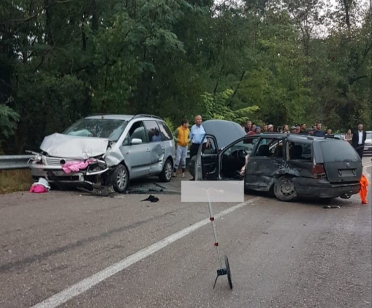 O femeie a murit şi alte 9 persoane au ajuns la spital, în urma unui accident rutier pe DN3