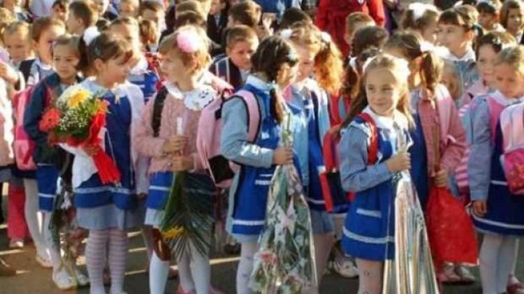 Nicolae Ciucă: Ne dorim să oferim fiecărui copil dreptul la educaţie