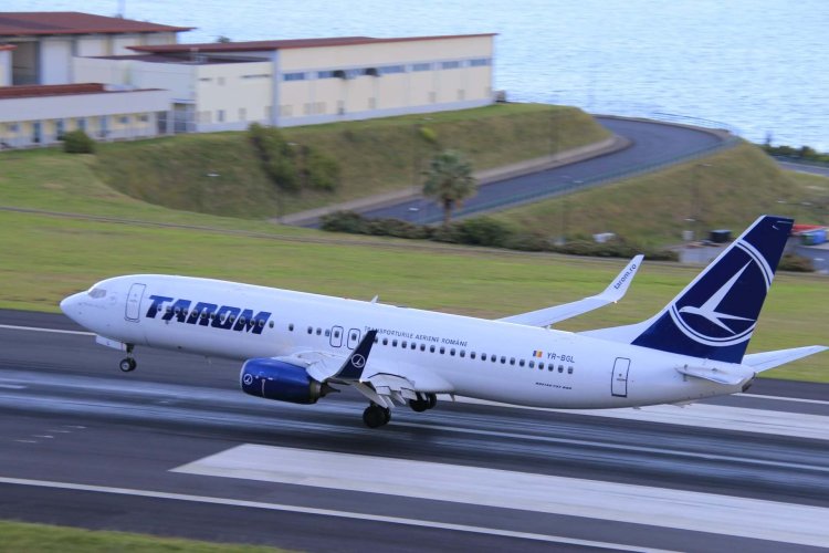 Guvernul trimite aeronave Tarom pentru românii blocaţi în străinătate după oprirea zborurilor Blue Air