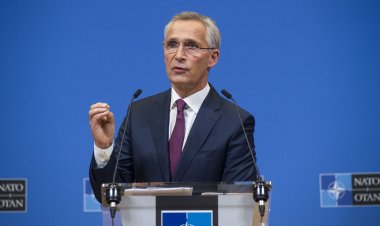 NATO i-a prelungit mandatul lui Jens Stoltenberg cu încă un an