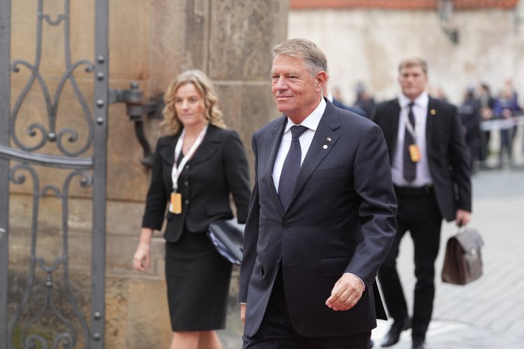 Preşedintele Iohannis a reiterat, la Praga, deschiderea României pentru procesul de reconstrucţie a Ucrainei