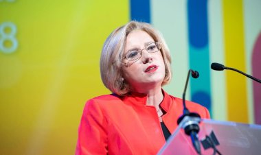 Corina Creţu: Suntem foarte întârziaţi cu absorbţia fondurilor pe exerciţiul 2021-2027 şi din PNRR