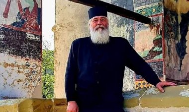 Părintele Calistrat Chifan nu mai are voie să slujească