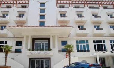 Hotelul Rex din Mamaia a fost scos la vânzare. Gigi Becali şi-a retras oferta de 10 milioane de euro