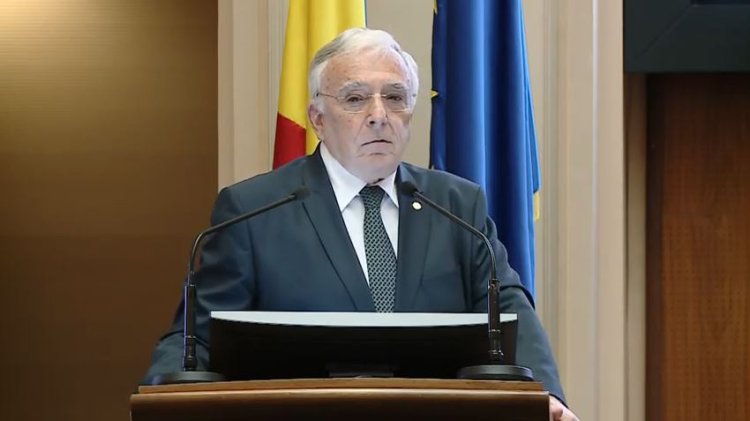 Isărescu: Aș vrea ca românii să nu-și asume riscurile de a se împrumuta în euro