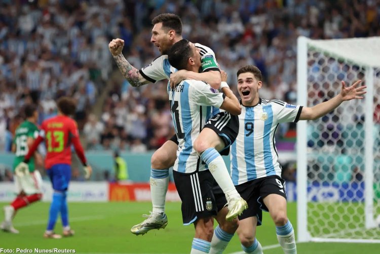 Argentina învinge Mexicul cu 2-0 şi rămâne în cursă pentru optimi