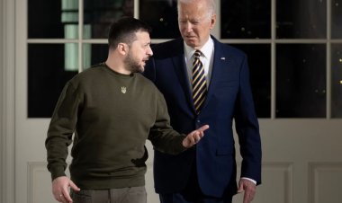 Biden: Poporul e pregătit să protejeze libertatea Ucrainei. Zelenski: Sunt sigur că vom câștiga împreună