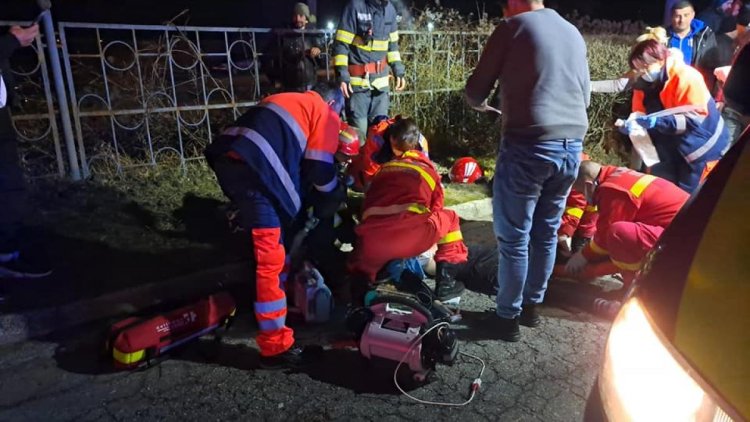 Șase copii au fost loviți de o mașină pe o trecere de pietoni, în Petroşani