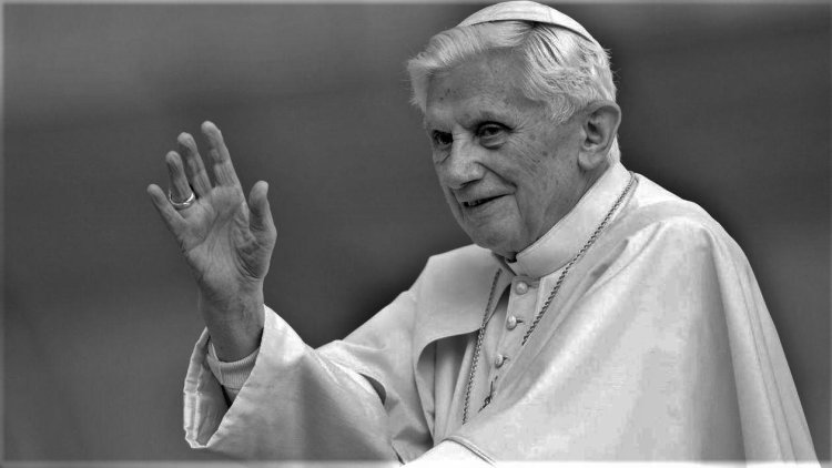 A murit fostul papă Benedict al XVI-lea