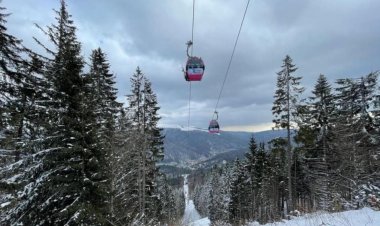 Circa 3.500 de turişti au urcat pe munte, la Sinaia