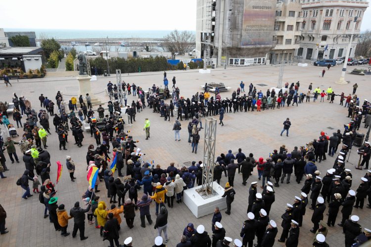 Mica Unire celebrată la Constanța. Constănțenii și autoritățile locale s-au strâns în Hora Unirii.