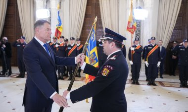 Iohannis, către salvatorii români trimişi în Turcia: Sunteţi veritabile modele de solidaritate, altruism şi empatie