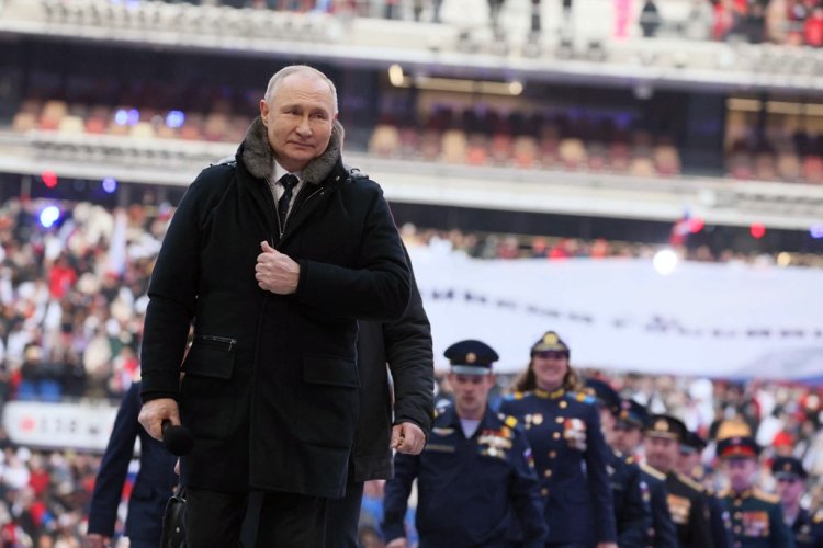 Putin îi omagiază pe ruşii care luptă pentru 'pământurile istorice ale Rusiei