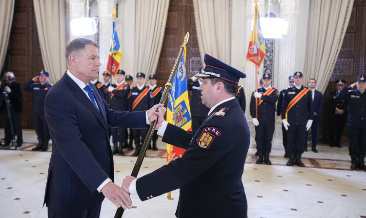 Iohannis, către salvatorii români trimişi în Turcia: Sunteţi veritabile modele de solidaritate, altruism şi empatie