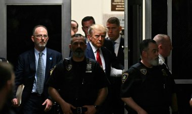 Donald Trump s-a predat poliției din New York și este în arest