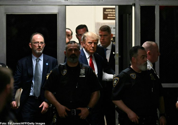 Donald Trump s-a predat poliției din New York și este în arest