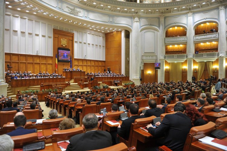Camera Deputaților a adoptat proiectul de lege a învățământului preuniversitar
