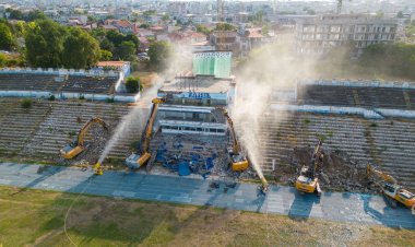 Au început lucrările de demolare a stadionului Gheorghe Hagi din Constanța