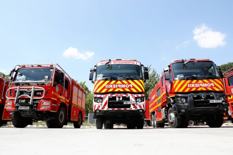 Încă 50 de pompieri salvatori vor pleca în Grecia pentru a ajuta la stingerea incendiilor