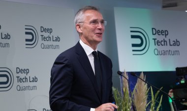 Stoltenberg cere accelerarea producţiei de arme pentru Ucraina