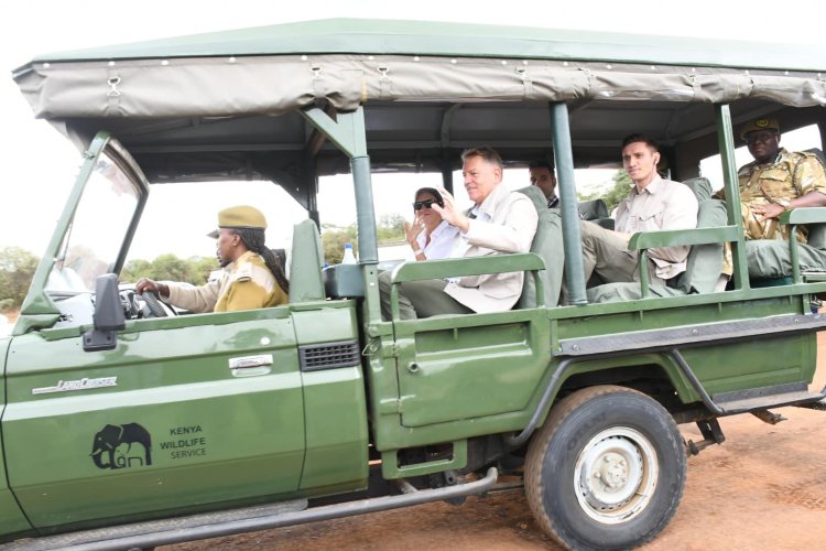 Preşedintele Iohannis şi soţia sa, în safari, în Parcul Naţional Nairobi