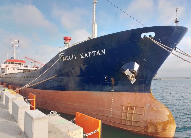 Nava Mecit Kaptan, eşuată luna trecută, va părăsi portul Constanţa remorcată către un şantier din Turcia