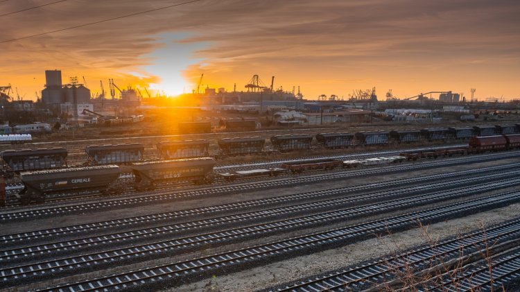 68 de linii de cale ferată din incinta Portului Constanța au fost modernizate în 2023
