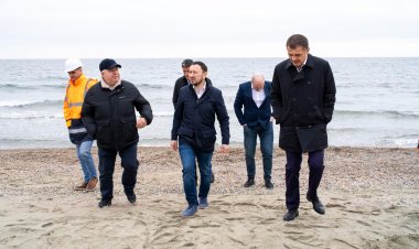 Fechet: Vom identifica soluții legale pentru a mări perioada de închiriere a plajelor la cel puțin 10 ani