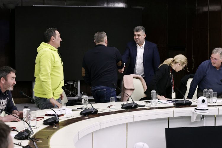Marcel Ciolacu a semnat cu fermierii şi transportatorii un acord privind încetarea protestelor