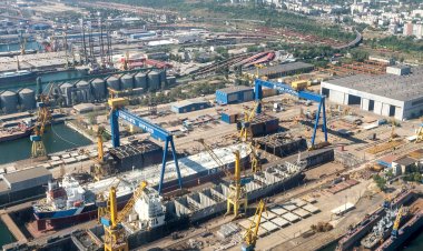 Toate drumurile intens circulate din portul maritim, asfaltate până la campania agricolă de recoltare