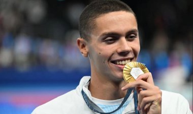 David Popovici, campion olimpic la 200 metri liber. Popovici: Dacă un băiat obișnuit a putut, atunci oricine poate