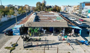 Se demolează bazarul LA RUȘI din Constanța