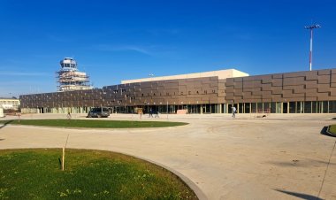 Traficul de pasageri pe Aeroportul „Mihail Kogălniceanu”, în creştere cu 4,9 la sută