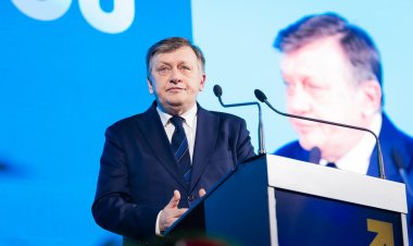 Crin Antonescu, după furtul tezaurului dacic: Este încă o traumă, asta ne mai lipsea. Mă tem că le dă la apă la moară extremiștilor