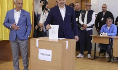 Simion: Suntem aici cu o singură misiune - revenirea la ordinea constituțională, revenirea la democrație