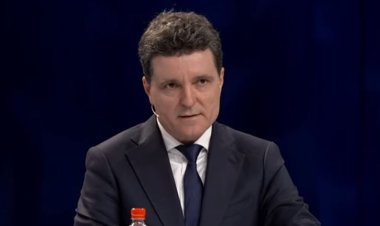Nicuşor Dan a depus jurământul de învestire în faţa Parlamentului