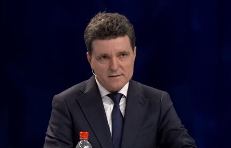 Nicuşor Dan a depus jurământul de învestire în faţa Parlamentului